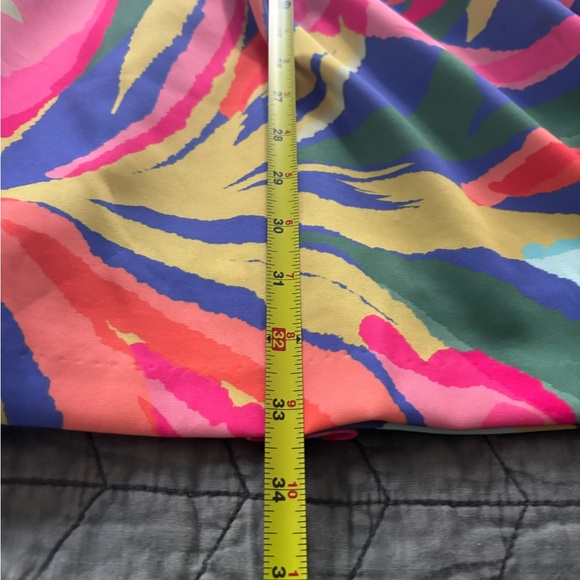 Vince Camuto Colorful Abstract dress. - Picture 9 of 10